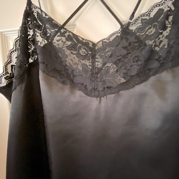 Amouruse 2-piece Nightie and Robe Set - Picture 6 of 8